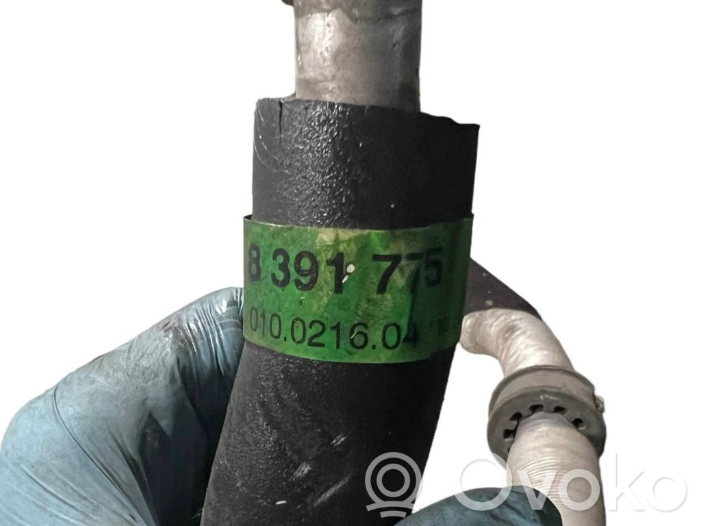 Air conditioner pipe(s) / hose(s)