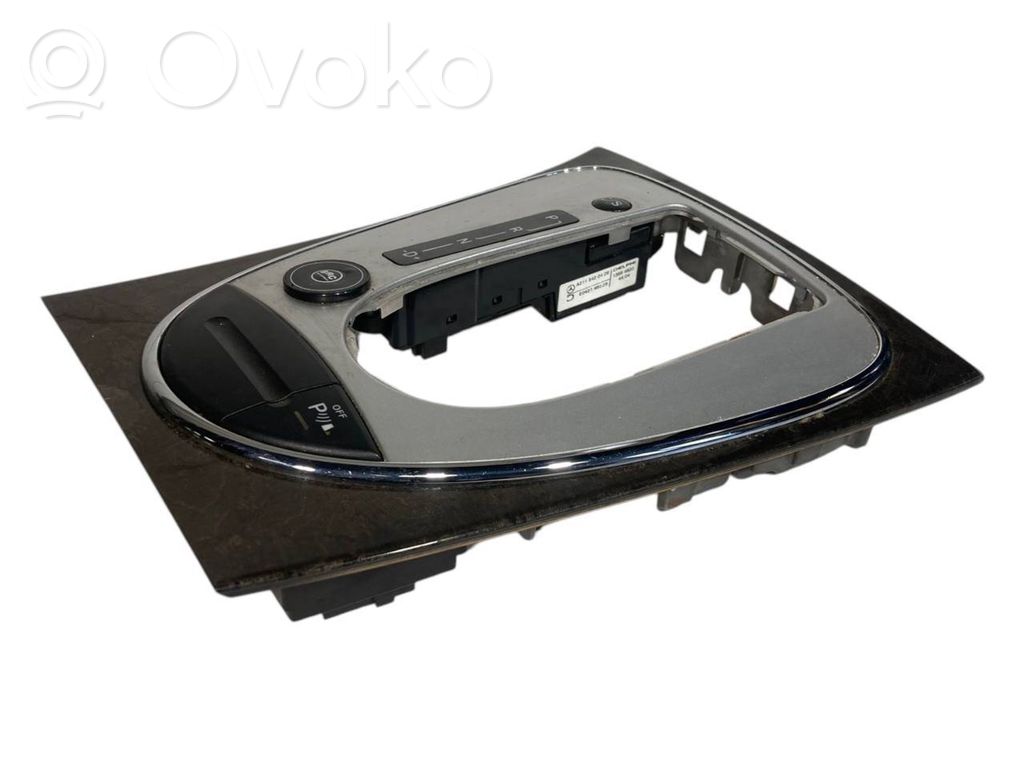 Salona dekoratīvās apdares komplekts