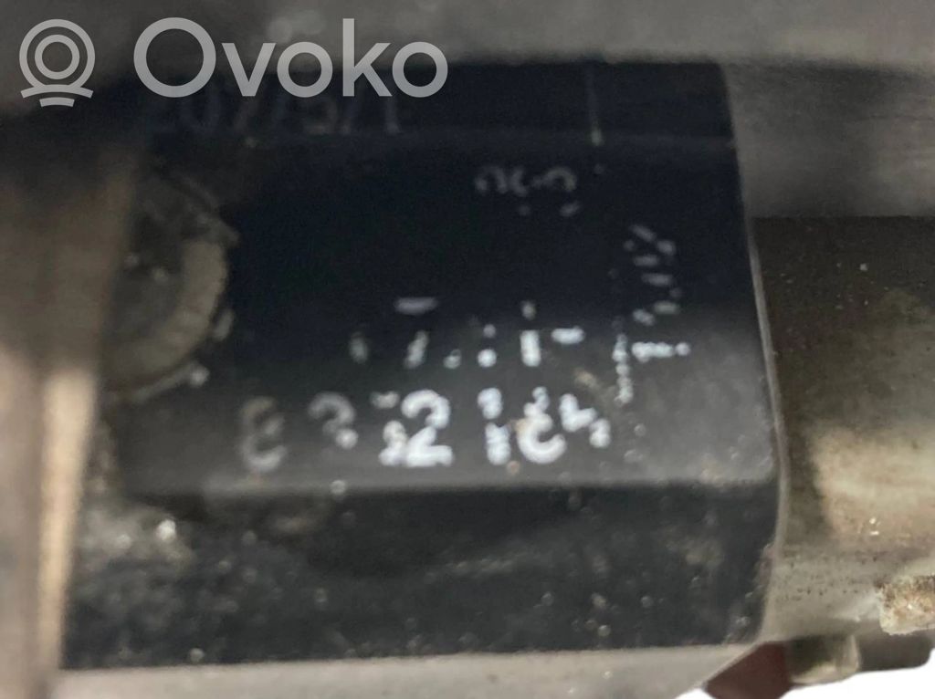 Priekšpusē slēdzene