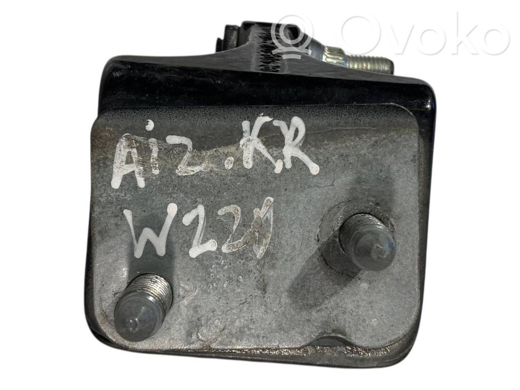 Aizmugurē augšējā vira (eņģe)