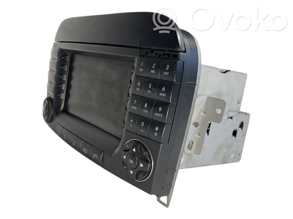 Radio / CD/DVD atskaņotājs / navigācija