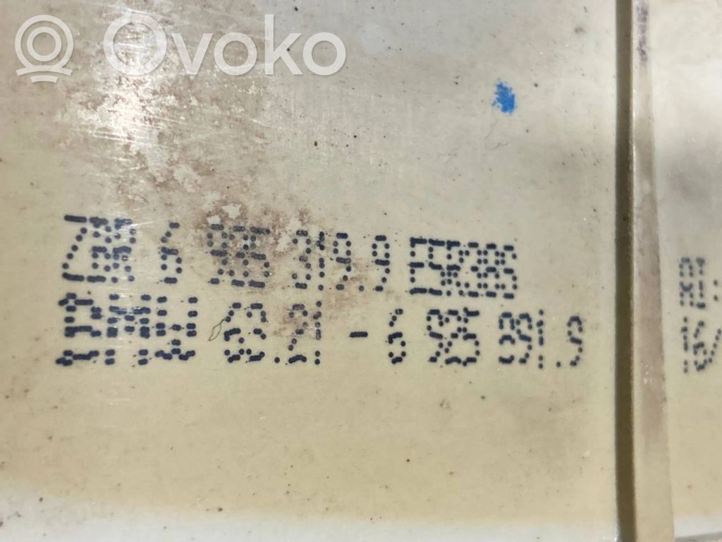 Aizmugurējais lukturis virsbūvē