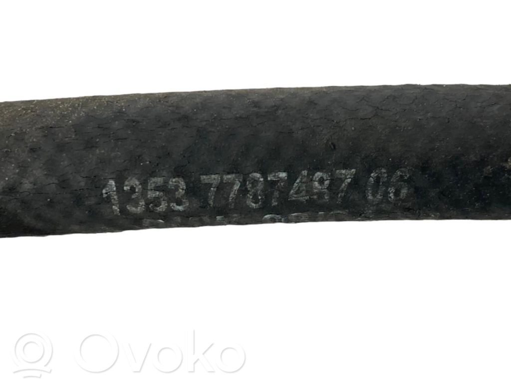 Degvielas caurulīte (-es)