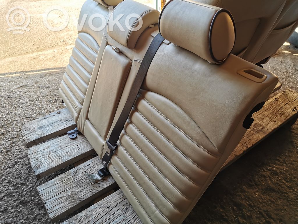 Salona daļu komplekts