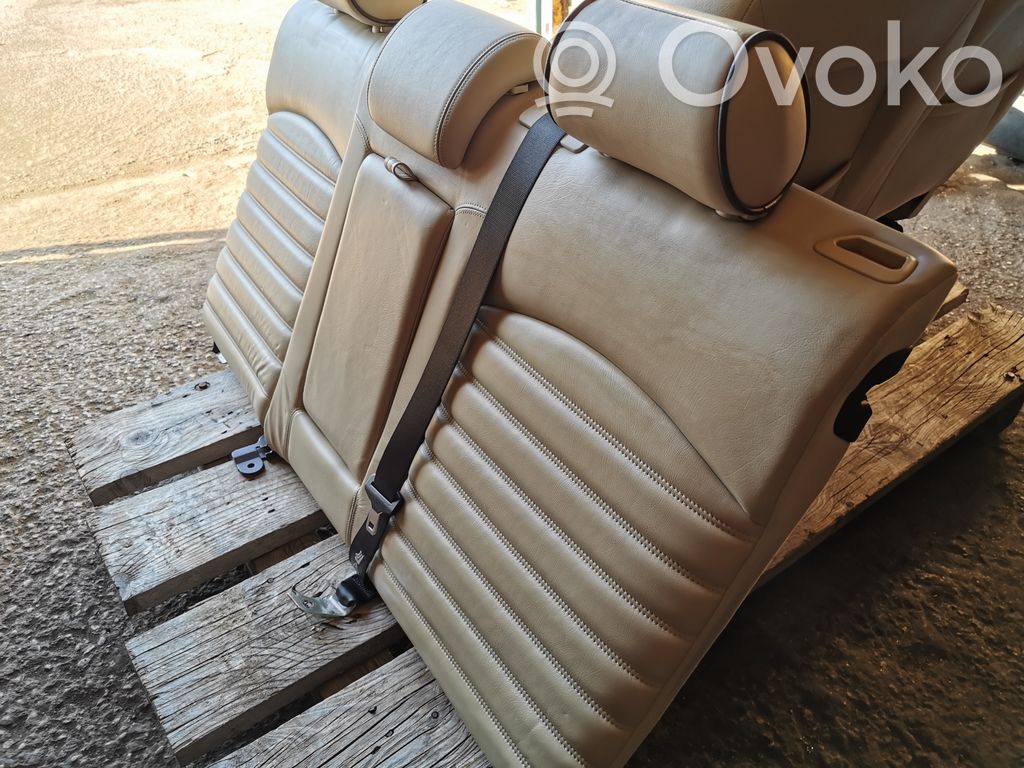 Salona daļu komplekts