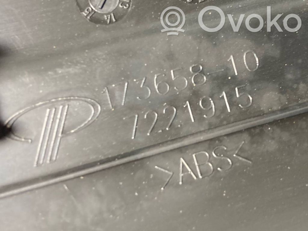 Priekšējā sliekšņa dekoratīvā apdare (iekšējā)