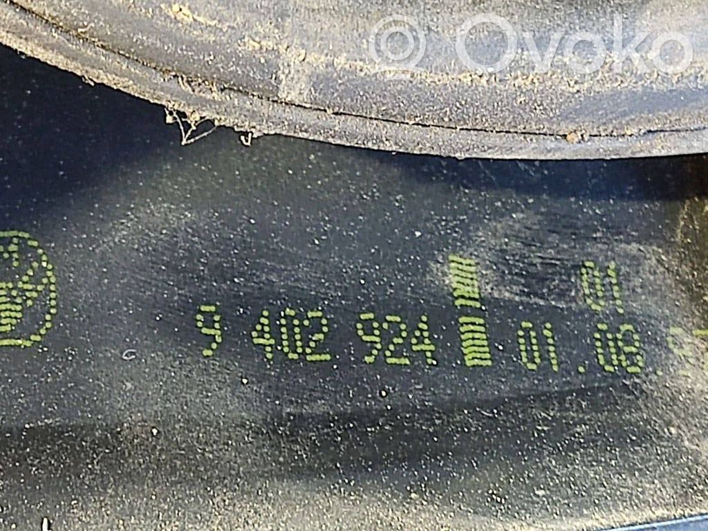 Aizmugurējais lukturis virsbūvē