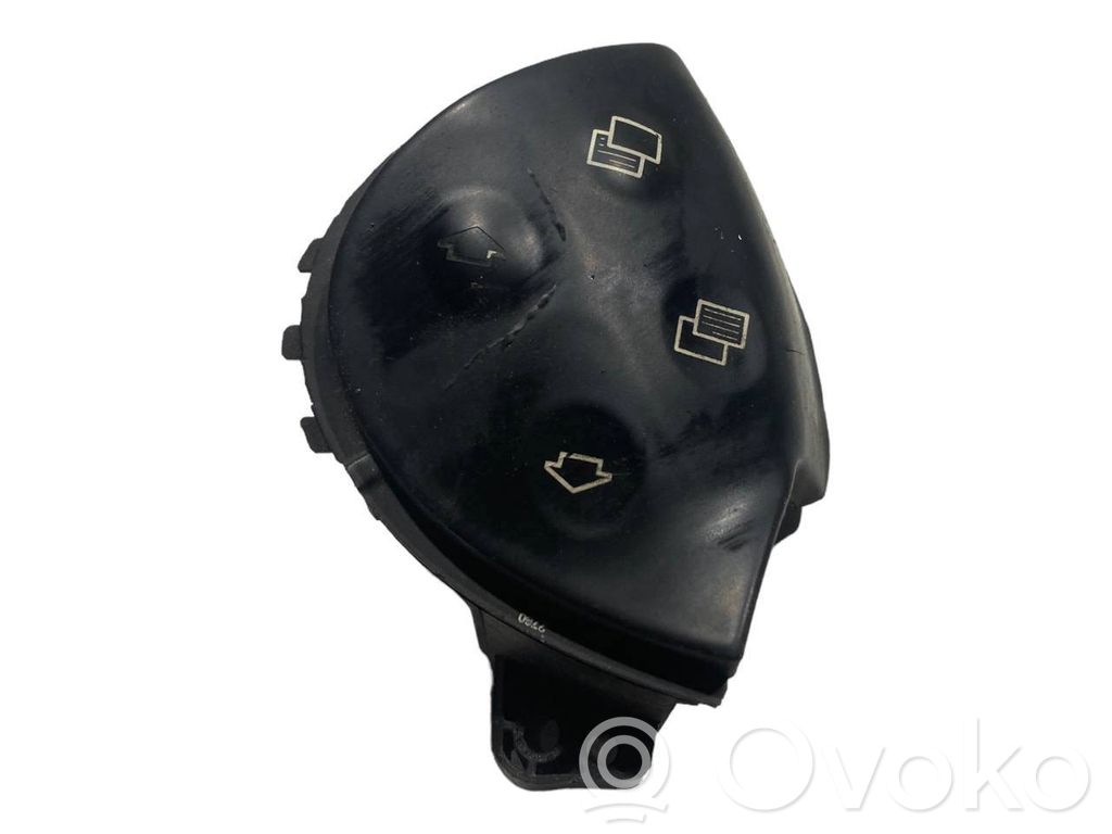 Steering wheel buttons/switches