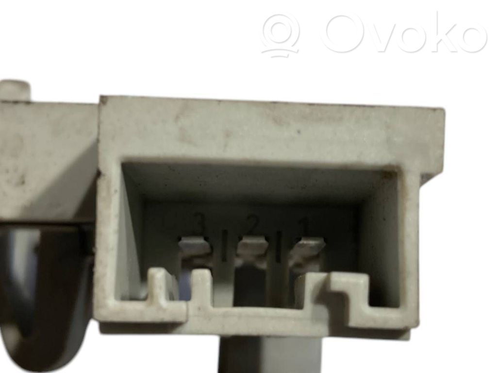 Rear lamp cover holder