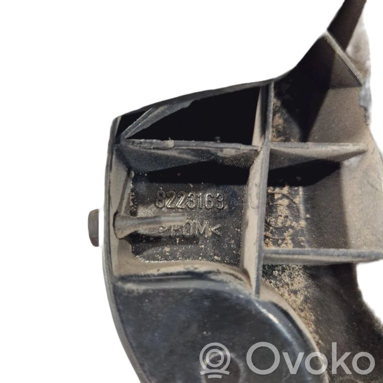 Engine hood release handle