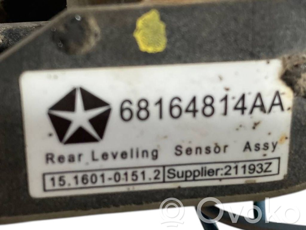 Aizmugurē balstiekārtas augstuma sensors