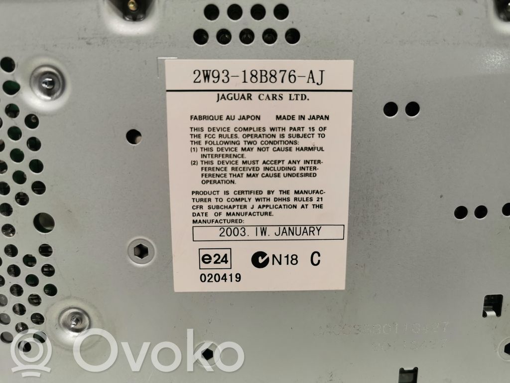 Radio / CD/DVD atskaņotājs / navigācija