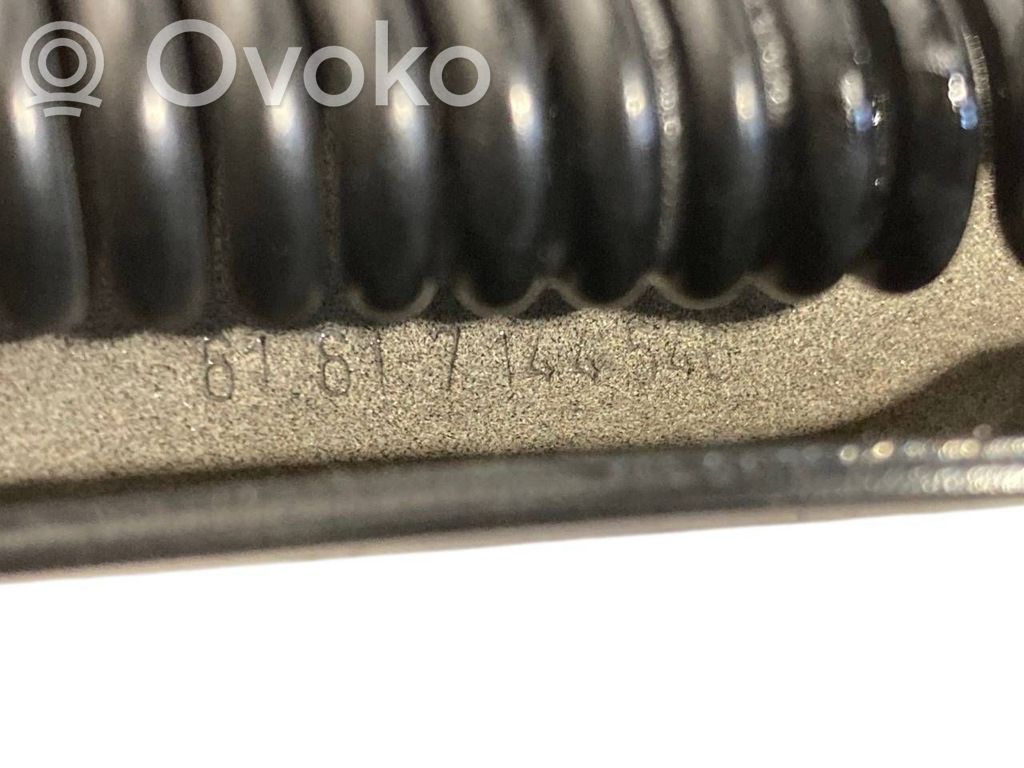 Windshield wiper arm