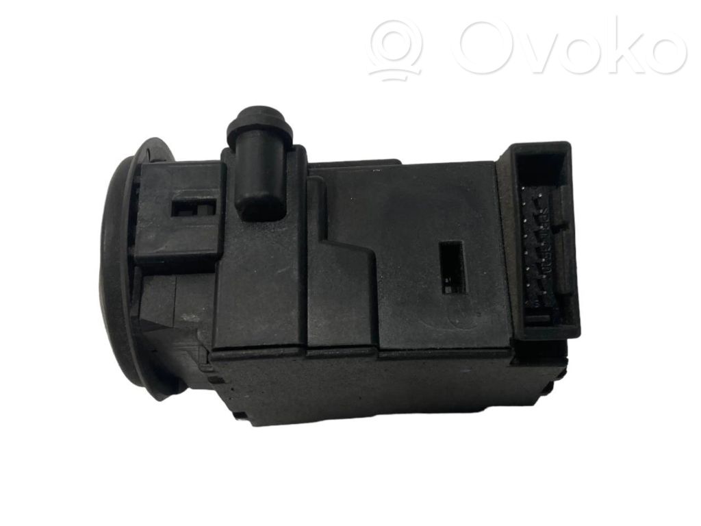 Ignition switch contacts
