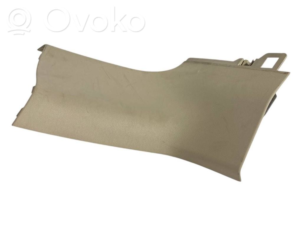 (D) statņa dekoratīvā apdare (augšdaļa)