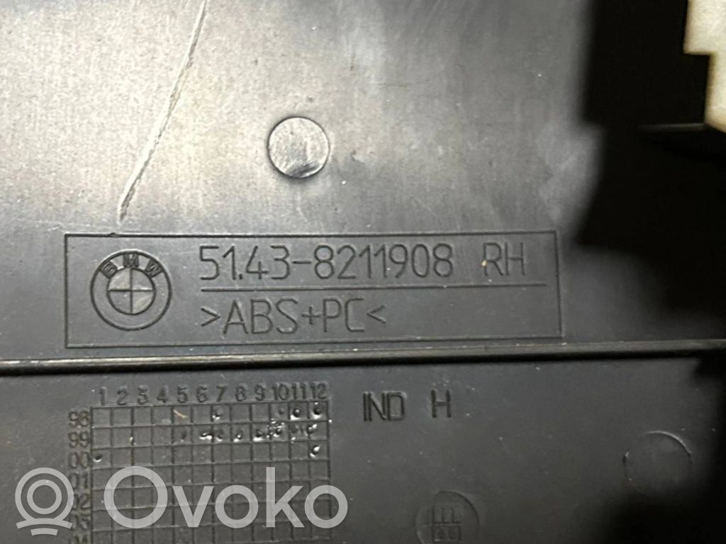 (B) statņa dekoratīvā apdare (augšdaļa)