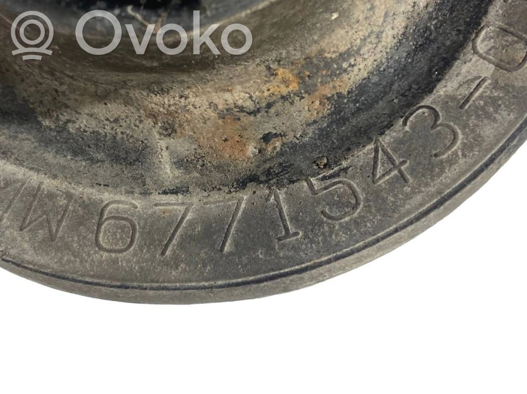 Aizmugurē riteņa rumbas vārpstas šarnīrs (stupica, capfa)