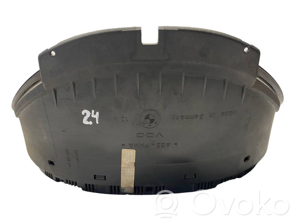 Speedometer (in the instrument panel)