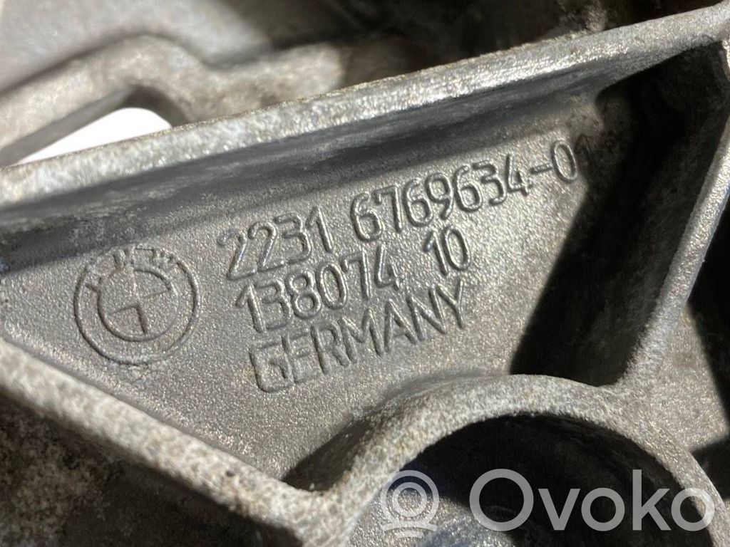 Кронштейн крепления трансмиссии