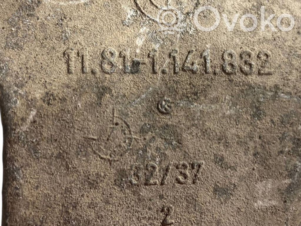 Engine mounting bracket