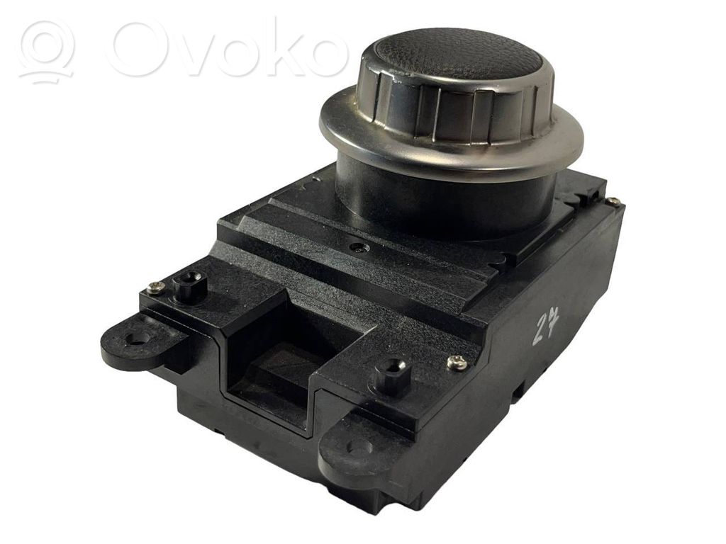 Multimedia controller