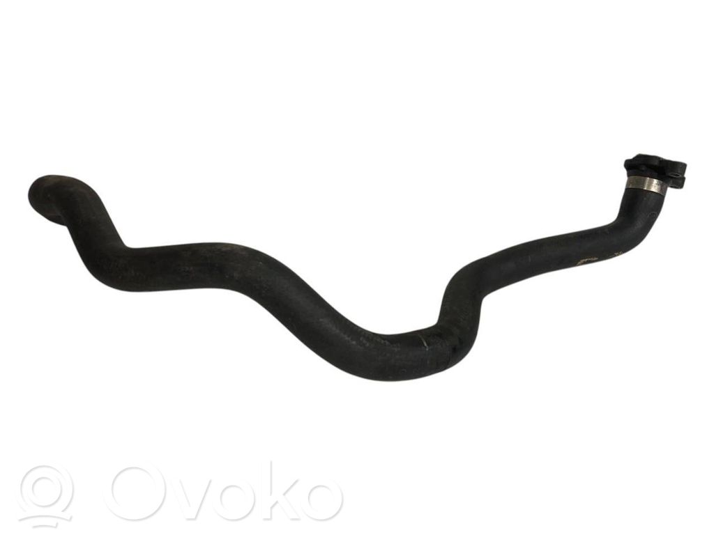 Caurulīte (-es) / šļūtene (-es)
