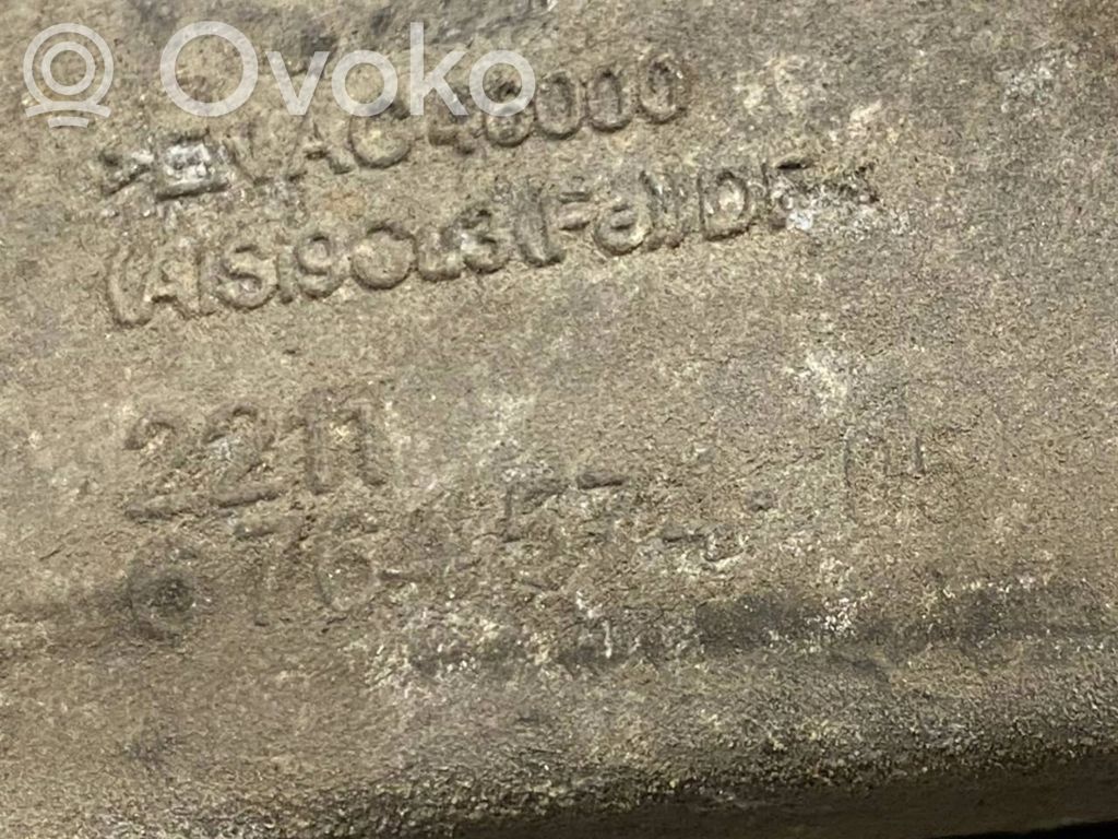 Dzinēja nostiprināšanas stiprinājums-kronšteins