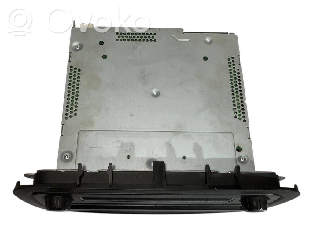 Radio / CD/DVD player / navigation