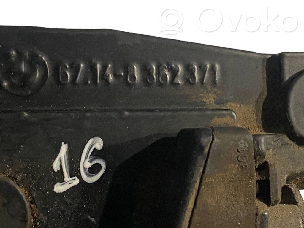 Aizmugurējā pārsega pievilcējs