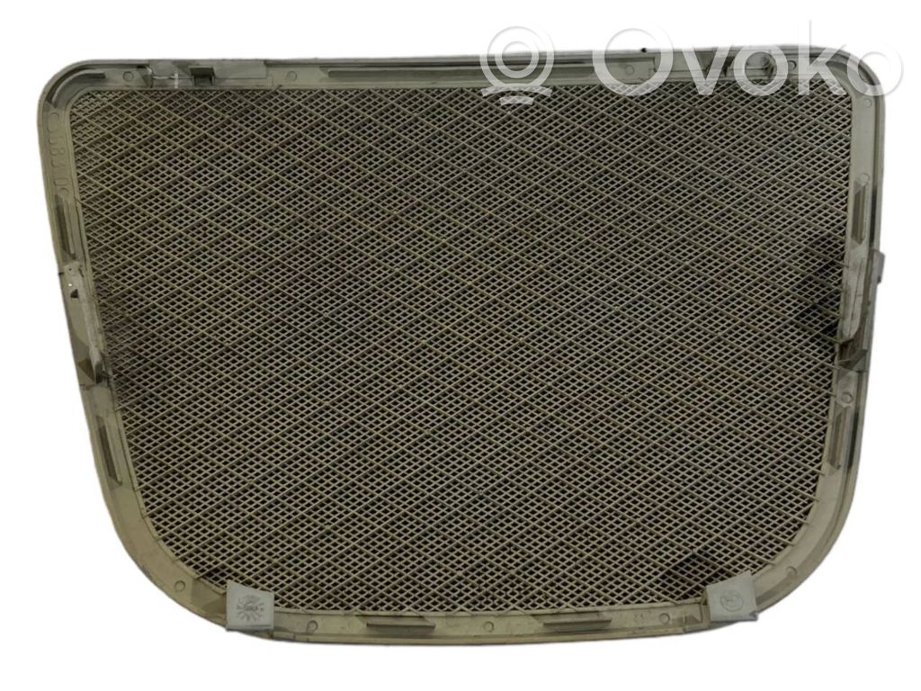 Side speaker trim