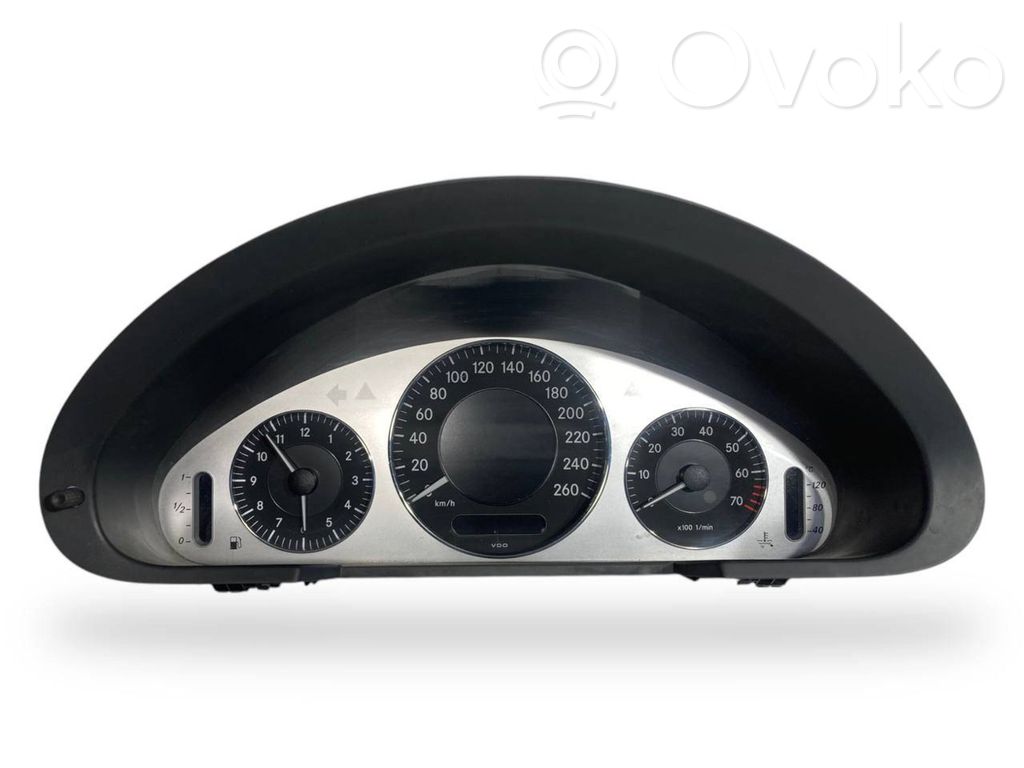 Speedometer (in the instrument panel)