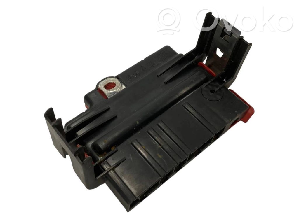 Positive wire connection assembly