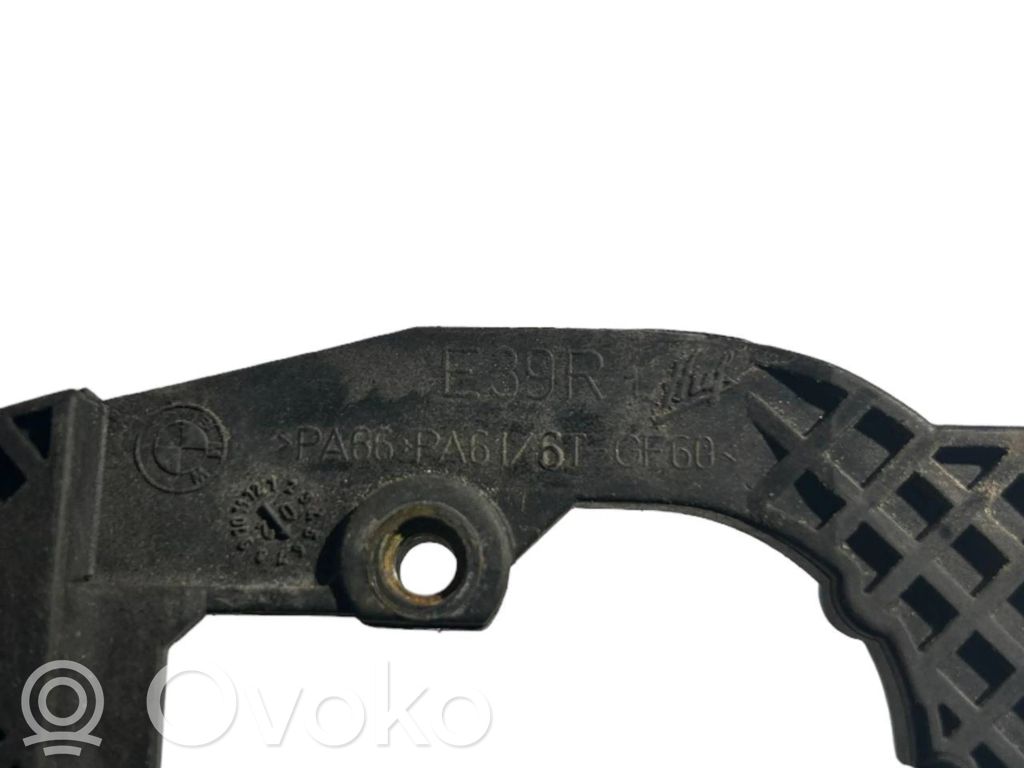 Priekšpusē turētājs / kronšteins ārējam atvēršanas rokturim