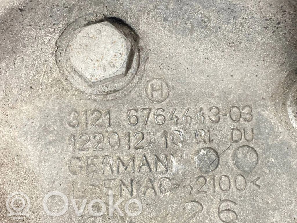 Priekšējā riteņa rumbas vārpstas šarnīrs (stupica, capfa)