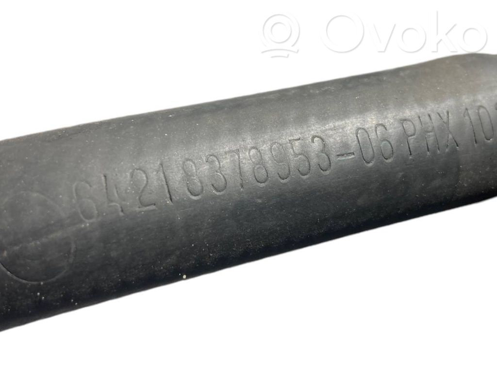 Caurulīte (-es) / šļūtene (-es)