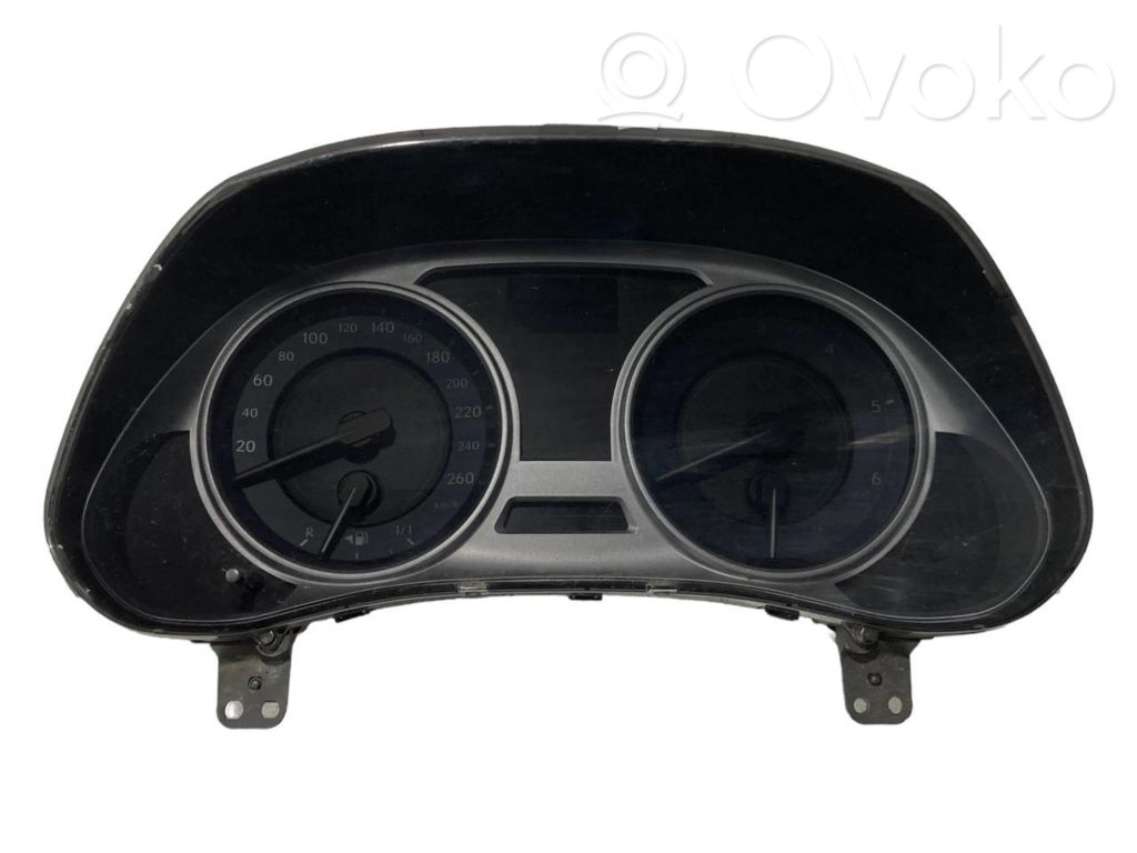 Speedometer (in the instrument panel)