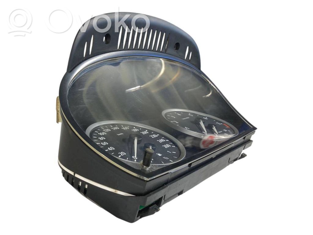 Speedometer (in the instrument panel)