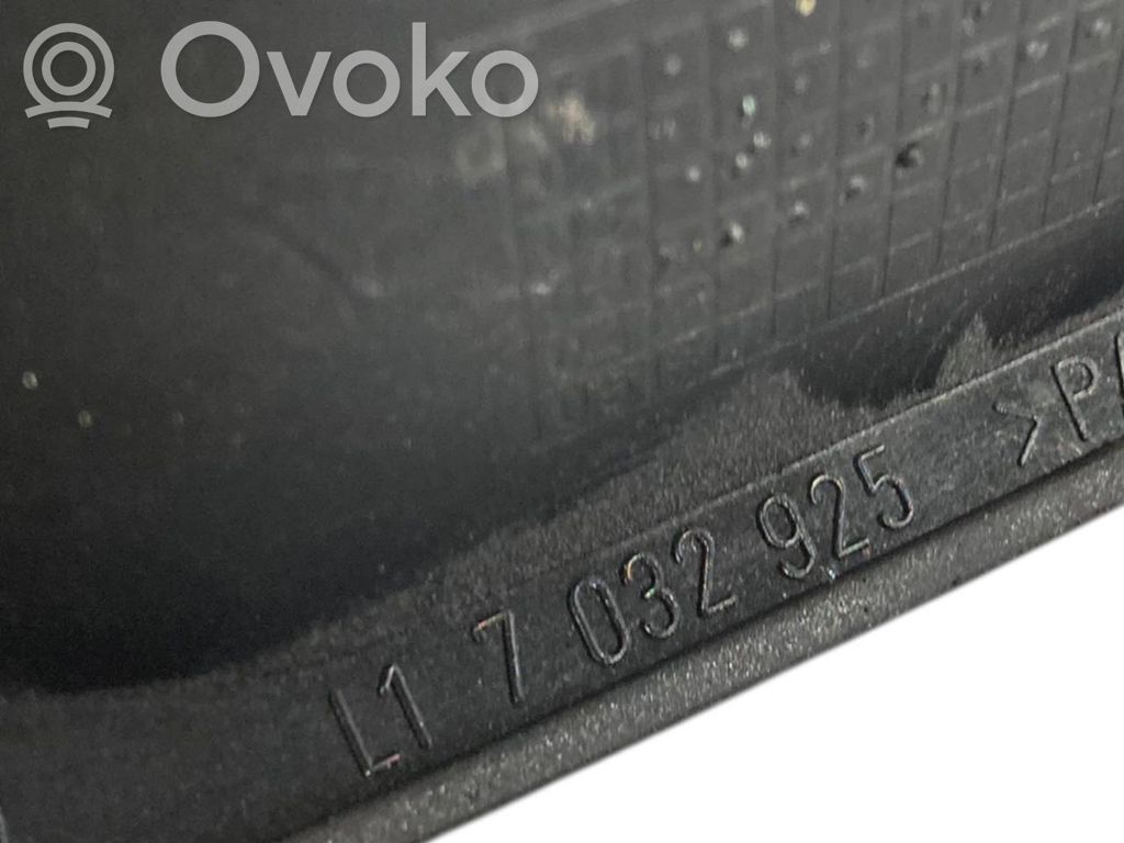 Internal opening handle