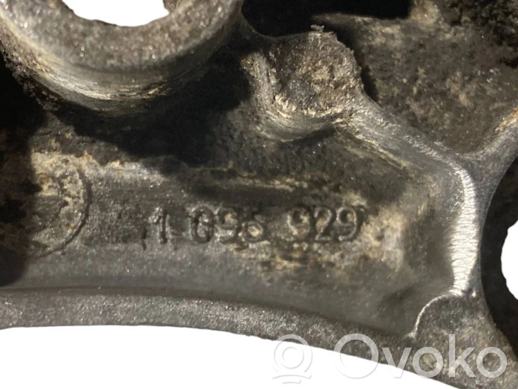 Кронштейн крепления трансмиссии