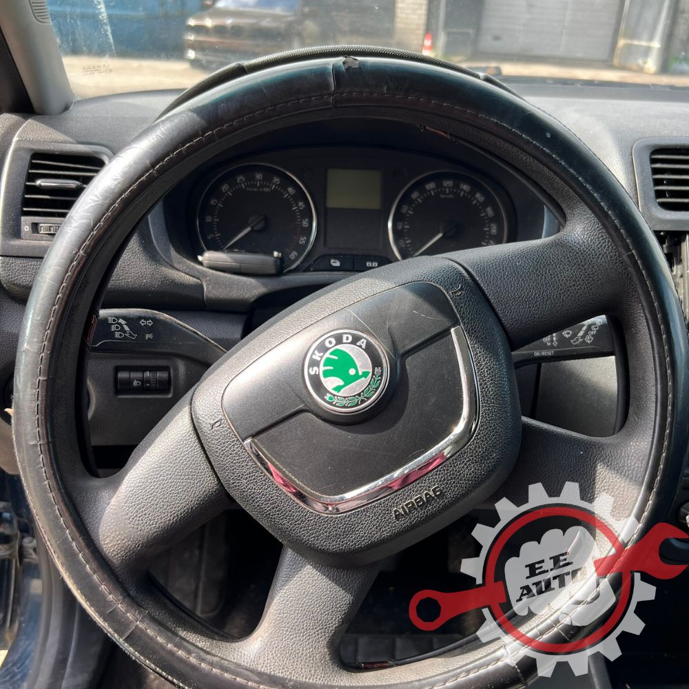 Skoda Fabia 2012 запасные части
