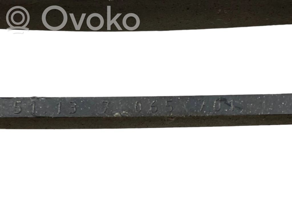 Top grille