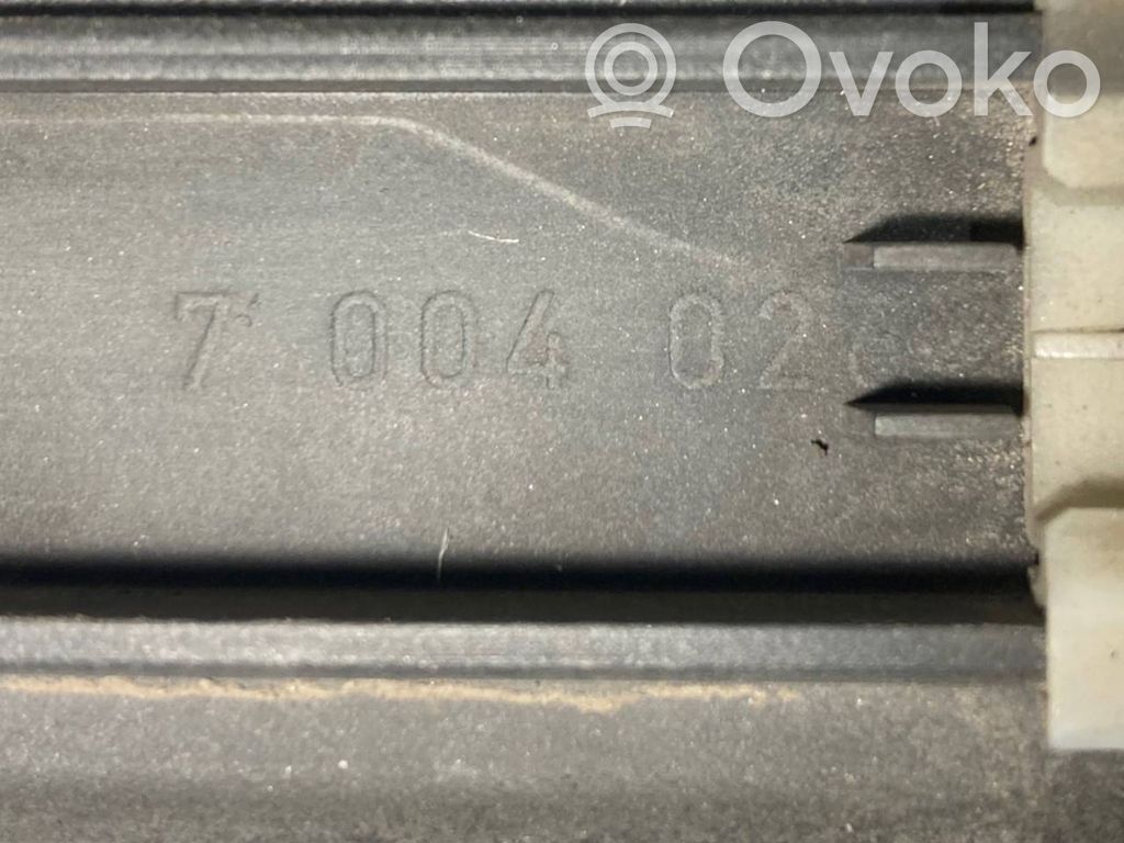 Aizmugurē durvju dekoratīvā apdare (moldings)