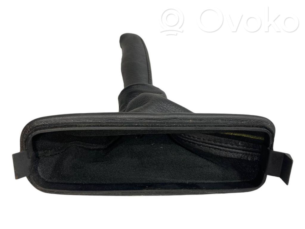 Rokas bremzes dekoratīvā apdare