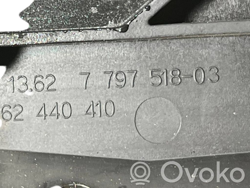 Cita veida dzinēja nodalījuma detaļa