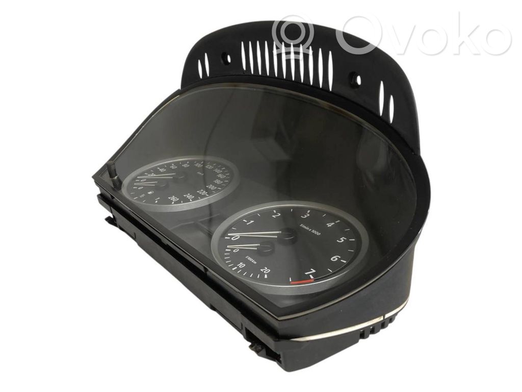Speedometer (in the instrument panel)