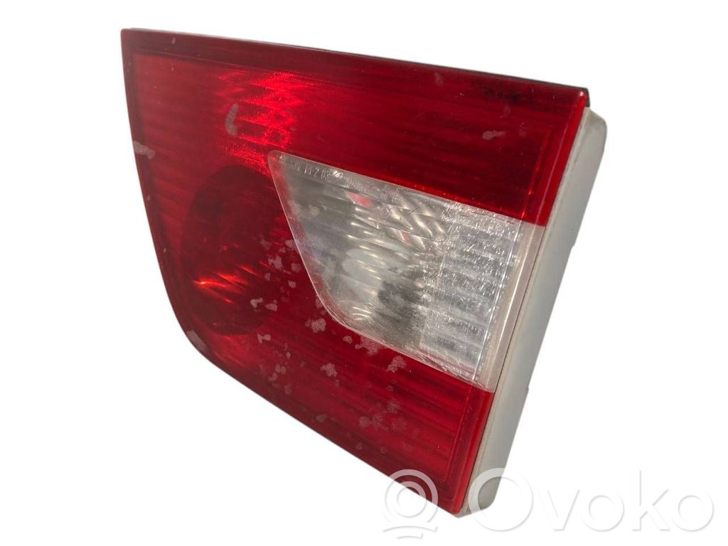 Taillight in the hood