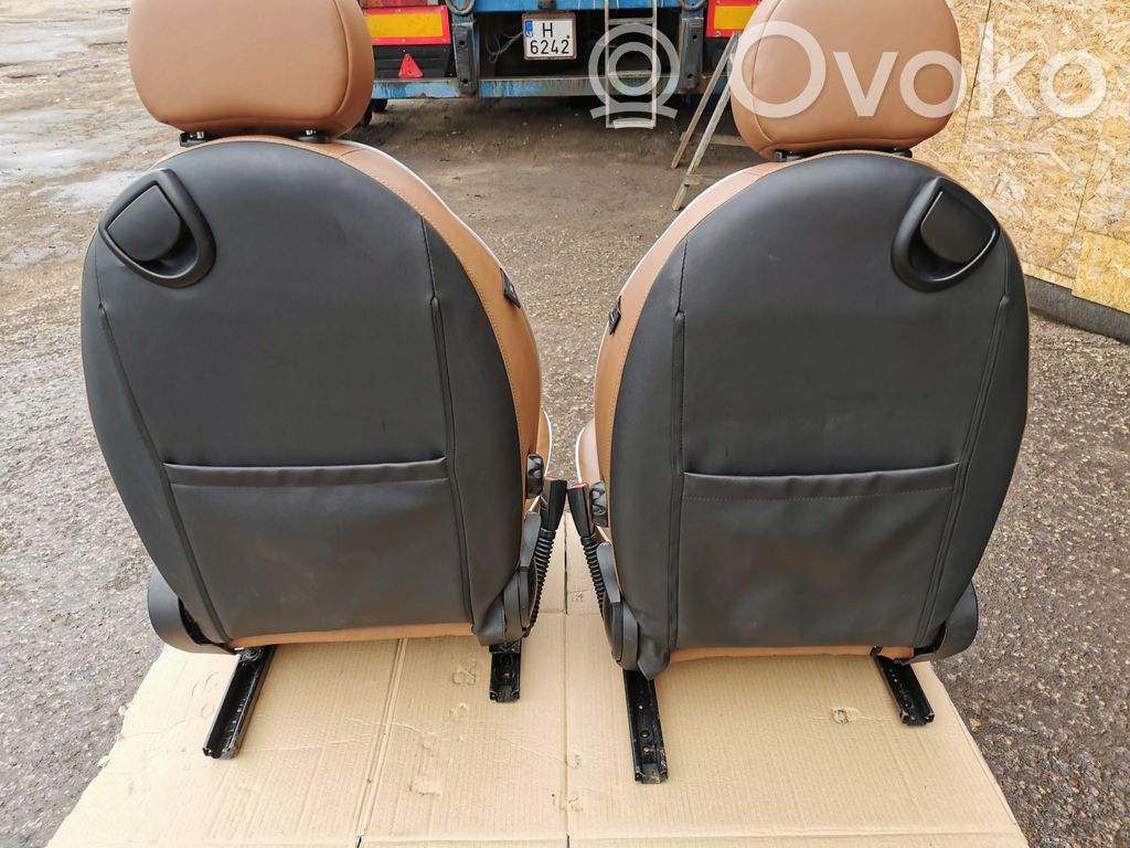 Salona daļu komplekts