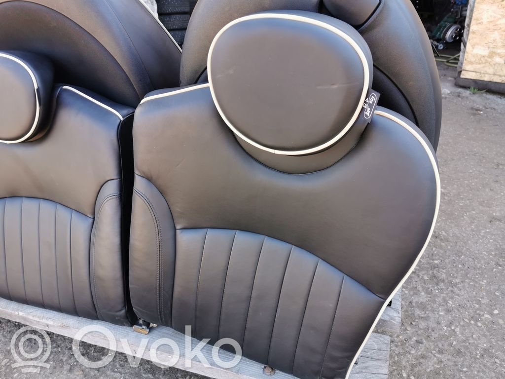 Salona daļu komplekts