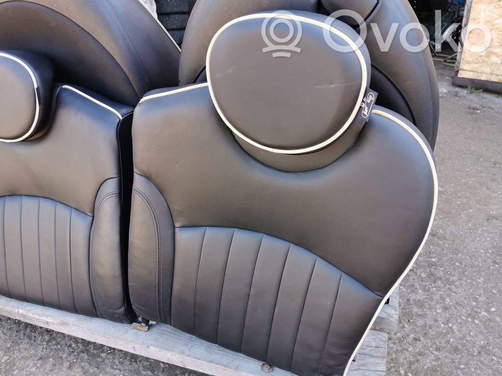 Salona daļu komplekts