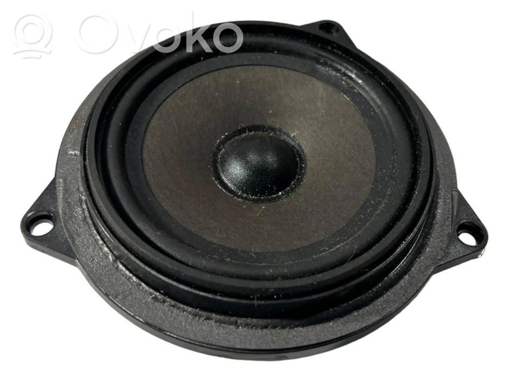 Speaker(s) in front door